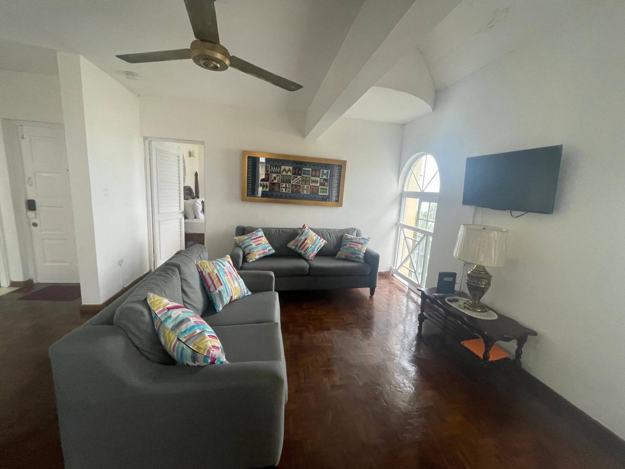 Oceanbreeze Jamaica Penthouse, 7-Minute Walk To Beach Ocho Rios Exteriér fotografie